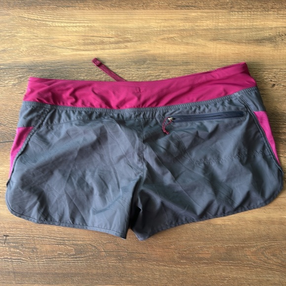 Patagonia Strider Shorts Grey/Deep Fuschia M - Picture 5 of 5